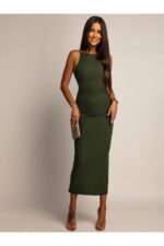 PRĄŻKOWANA SUKIENKA MIDI DOLCE KHAKI
